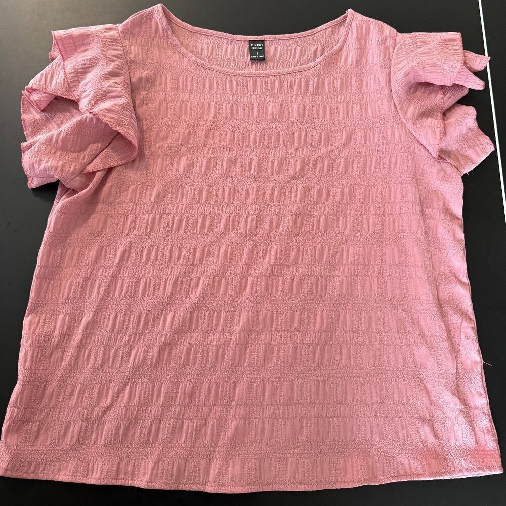 🔥 4 for $20 DEAL 🔥Emery Rose Textured Pink Ruffle Sleeve Blouse - Size L